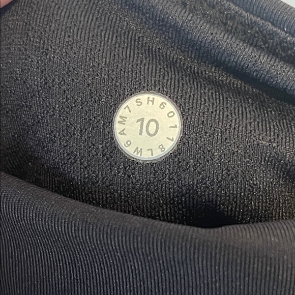 Lululemon Mix & Mesh Crop *21" - Picture 4 of 5